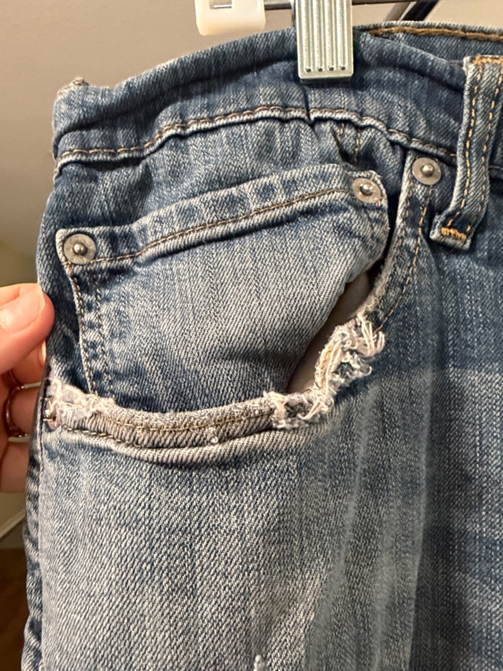 Levi's Men's Light Blue Straight Denim Jeans - Picture 4 of 8